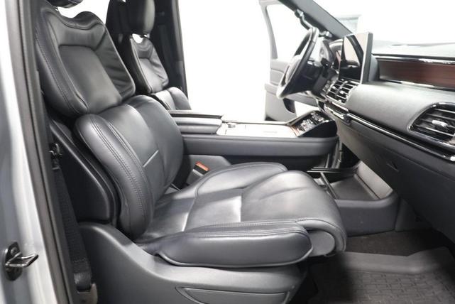 Photo of 2024 Silver Radiance Metallic Lincoln Navigator L