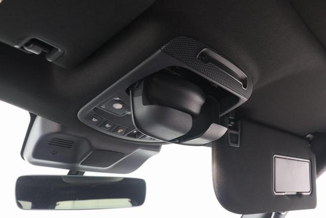 Photo of 2024 Silver Radiance Metallic Lincoln Navigator L