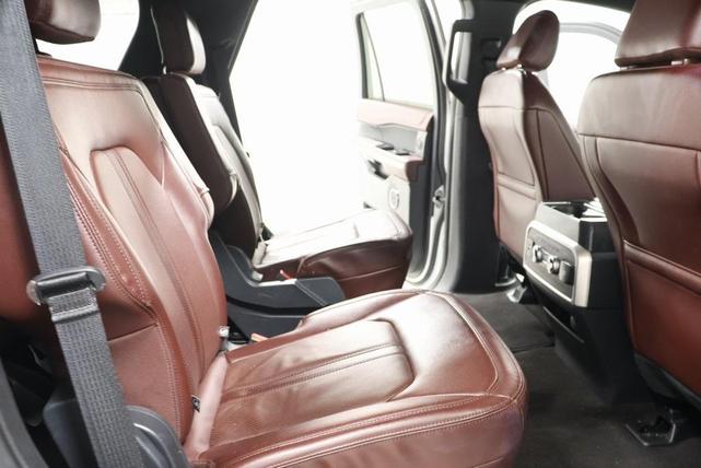 Photo of 2023 Oxford White Ford Expedition