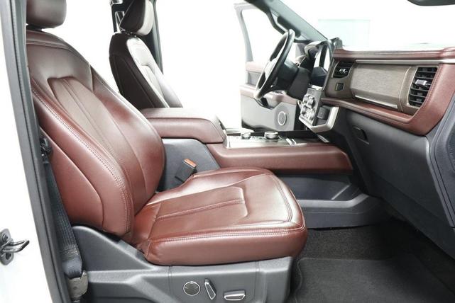 Photo of 2023 Oxford White Ford Expedition