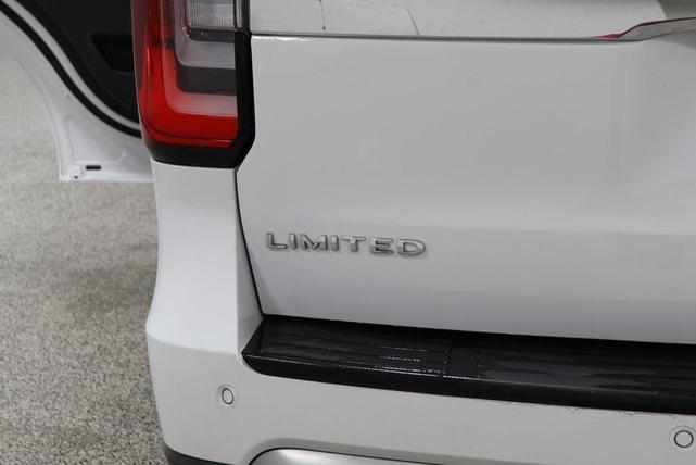 Photo of 2023 Oxford White Ford Expedition