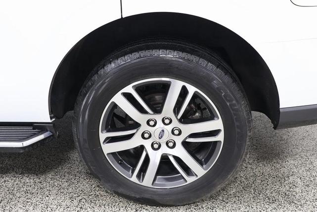 Photo of 2023 Oxford White Ford Expedition