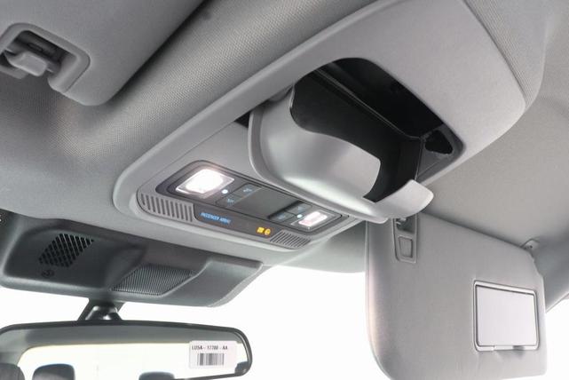 Photo of 2026 Oxford White Ford F-350