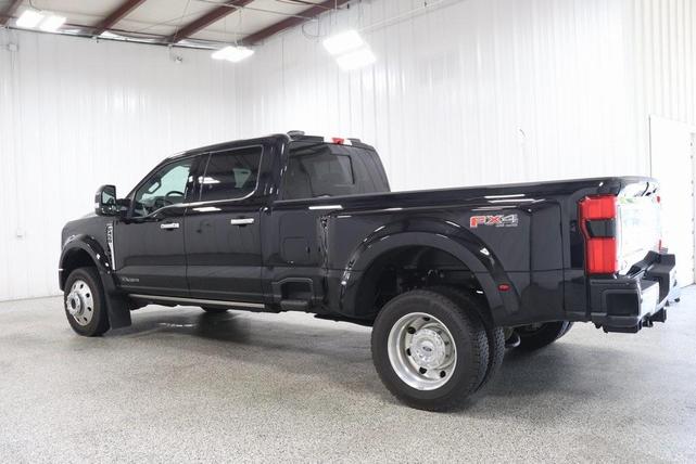 Photo of 2024 Agate Black Metallic Ford F-450