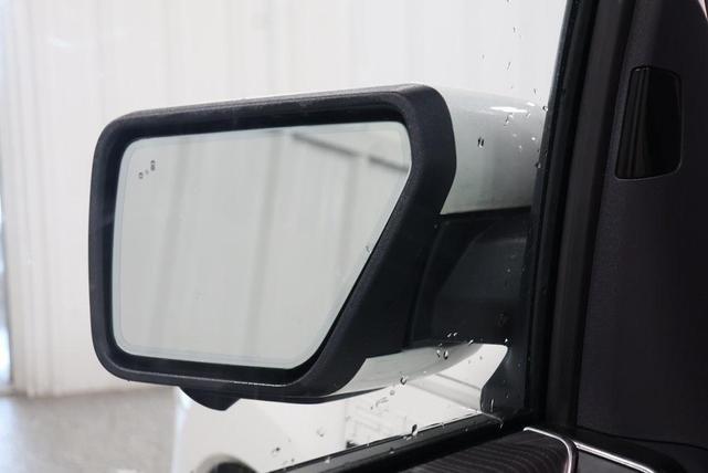Photo of 2023 Star White Ford F-150 Lightning
