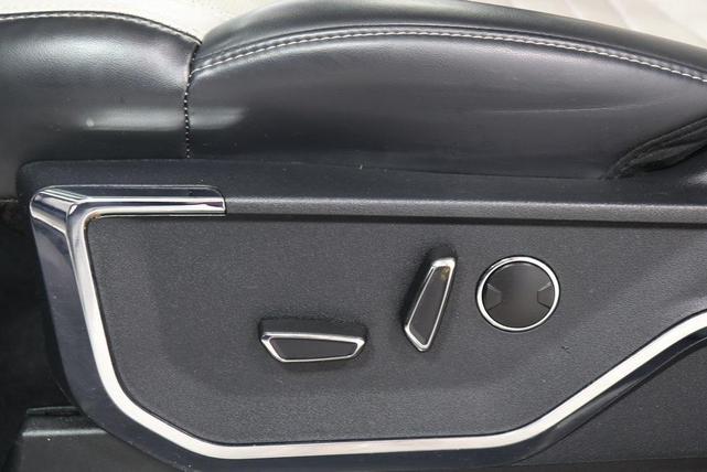 Photo of 2023 Star White Ford F-150 Lightning