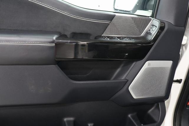 Photo of 2023 Star White Ford F-150 Lightning