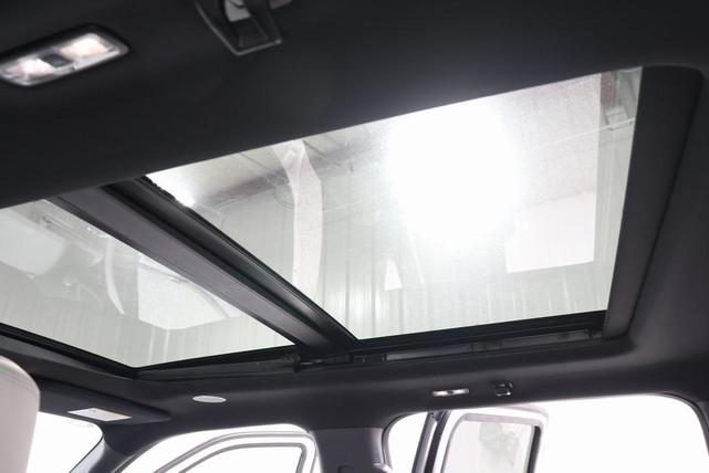 Photo of 2023 Star White Ford F-150 Lightning