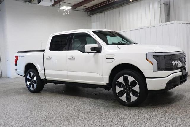 Photo of 2023 Star White Ford F-150 Lightning