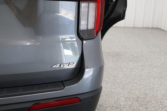 Photo of 2025 Carbonized Gray Metallic Ford Explorer