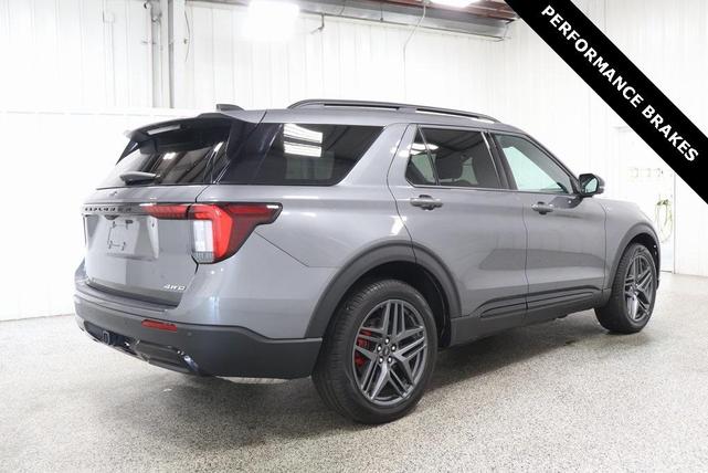 Photo of 2025 Carbonized Gray Metallic Ford Explorer