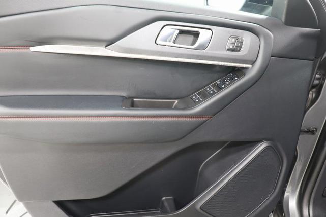 Photo of 2025 Carbonized Gray Metallic Ford Explorer