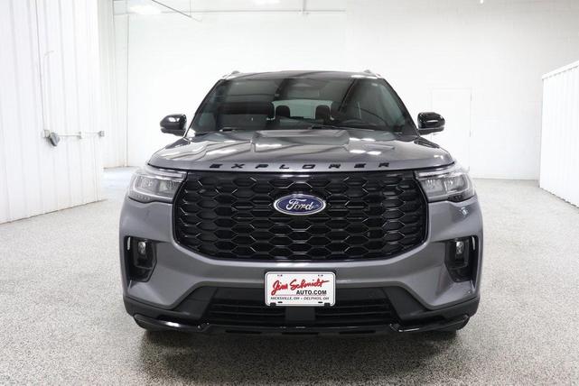 Photo of 2025 Carbonized Gray Metallic Ford Explorer