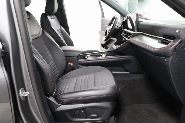 Photo of 2025 Carbonized Gray Metallic Ford Explorer