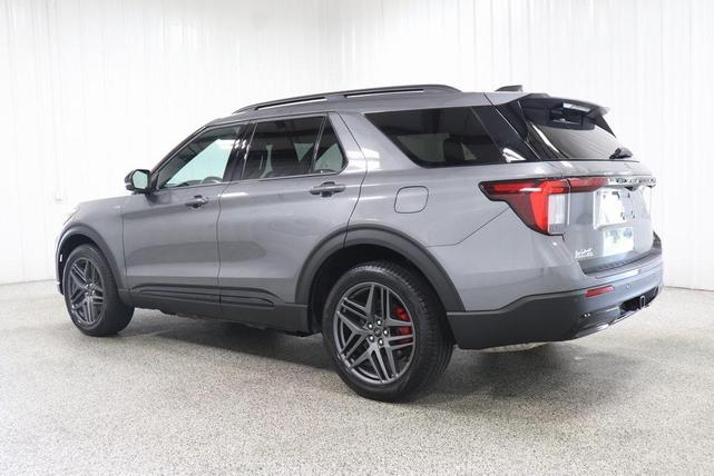 Photo of 2025 Carbonized Gray Metallic Ford Explorer