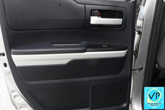 Photo of 2014 Silver Sky Metallic Toyota Tundra