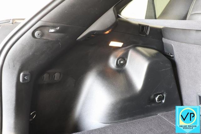 Photo of 2020 Slate Blue Pearlcoat Jeep Cherokee