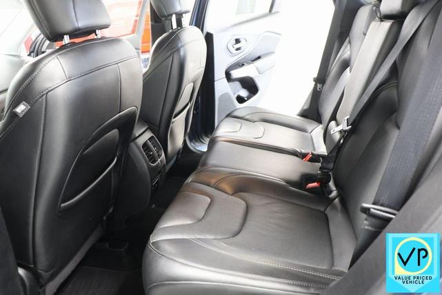 Photo of 2020 Slate Blue Pearlcoat Jeep Cherokee