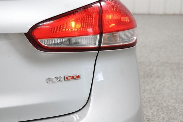 Photo of 2015 Bright Silver Kia Forte