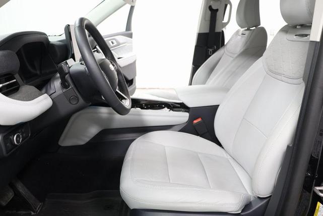 Photo of 2025 Agate Black Metallic Ford Explorer