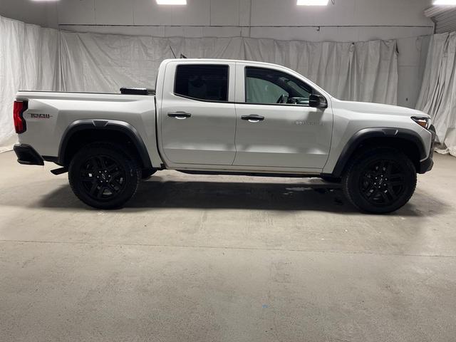 Photo of 2024 Summit White Chevrolet Colorado