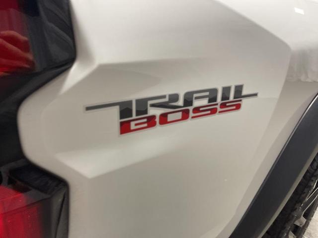 Photo of 2024 Summit White Chevrolet Colorado