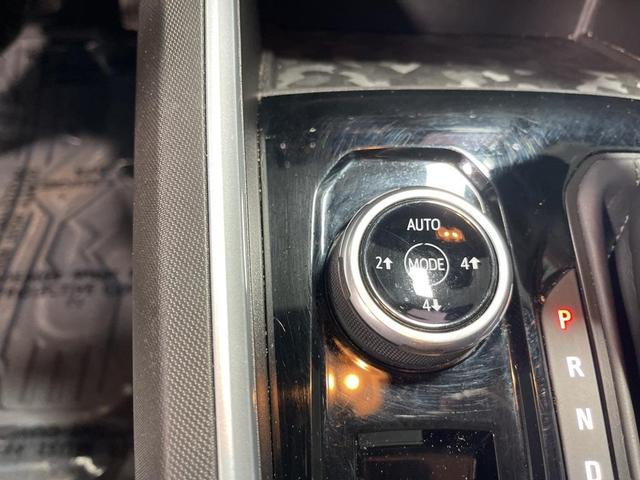 Photo of 2024 Summit White Chevrolet Colorado