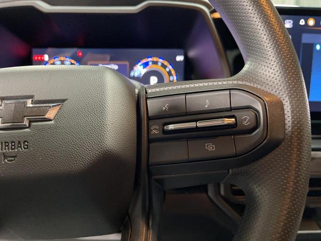 Photo of 2024 Summit White Chevrolet Colorado