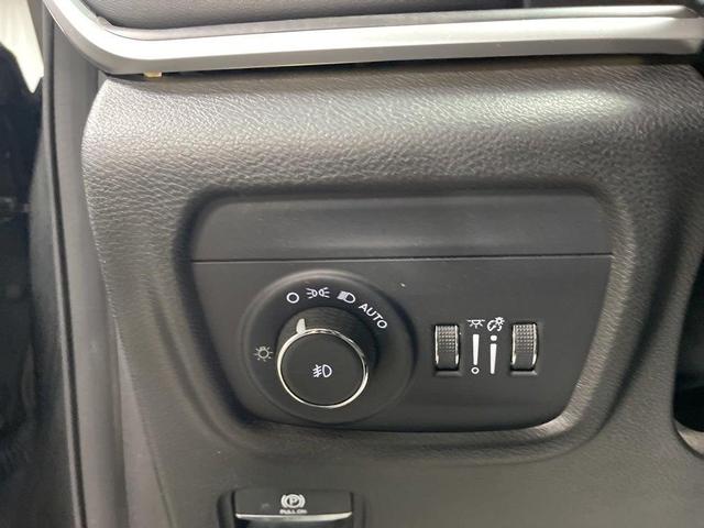 Photo of 2023 Rocky Mountain Pearlcoat Jeep Grand Cherokee L