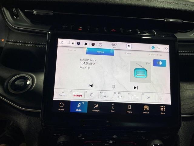 Photo of 2023 Rocky Mountain Pearlcoat Jeep Grand Cherokee L