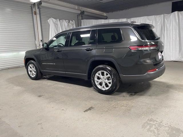Photo of 2023 Rocky Mountain Pearlcoat Jeep Grand Cherokee L