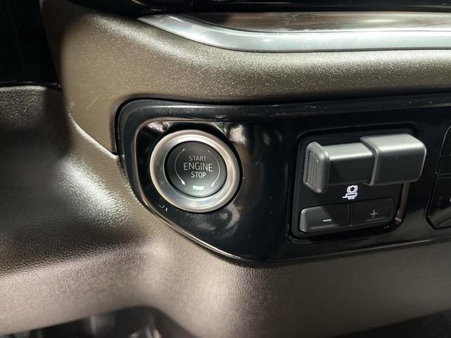 Photo of 2025 Summit White GMC Sierra 1500