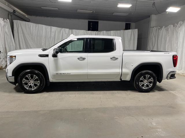 Photo of 2025 Summit White GMC Sierra 1500