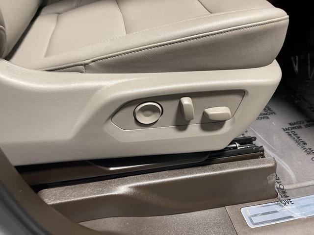 Photo of 2025 Summit White GMC Sierra 1500