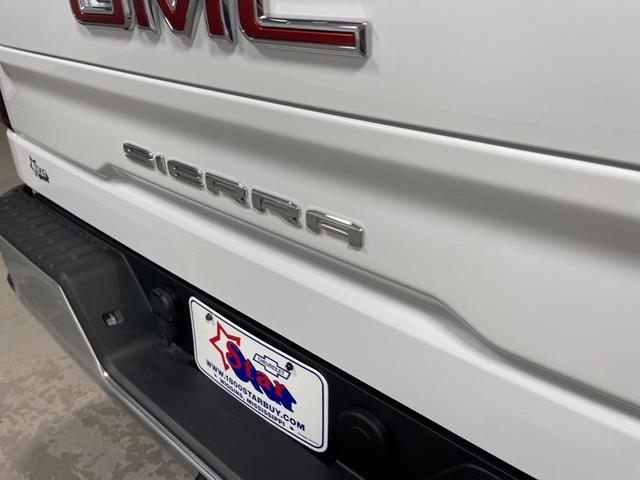 Photo of 2025 Summit White GMC Sierra 1500