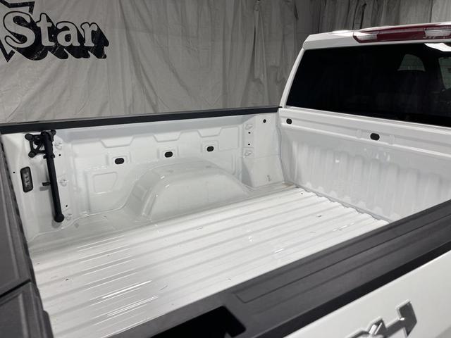 Photo of 2025 Summit White GMC Sierra 1500