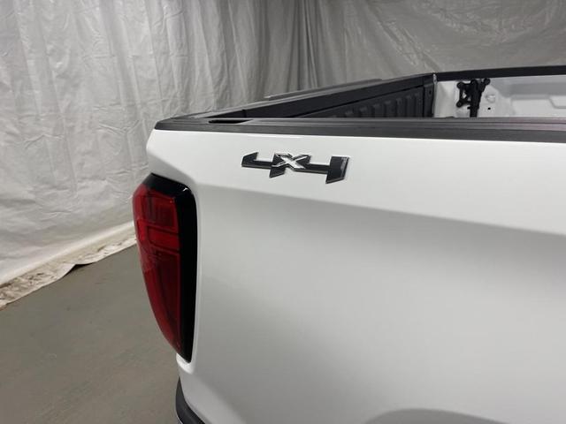 Photo of 2025 Summit White GMC Sierra 1500