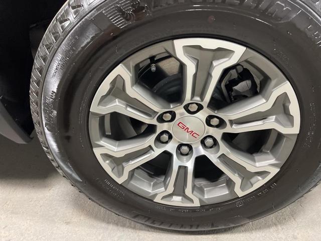 Photo of 2025 Summit White GMC Sierra 1500