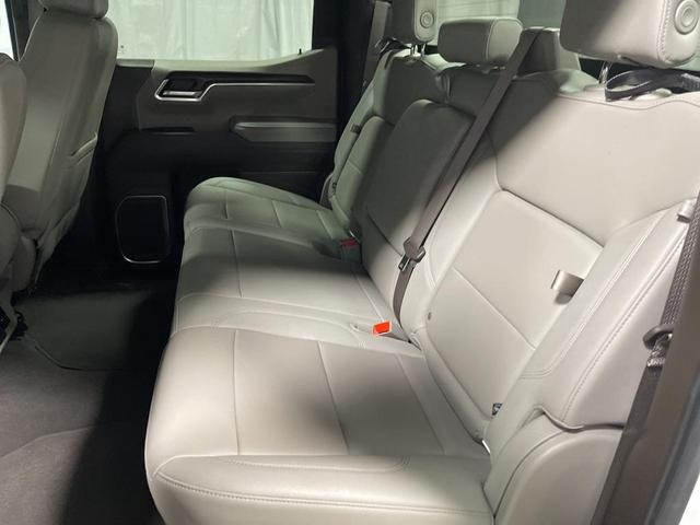 Photo of 2025 Summit White GMC Sierra 1500