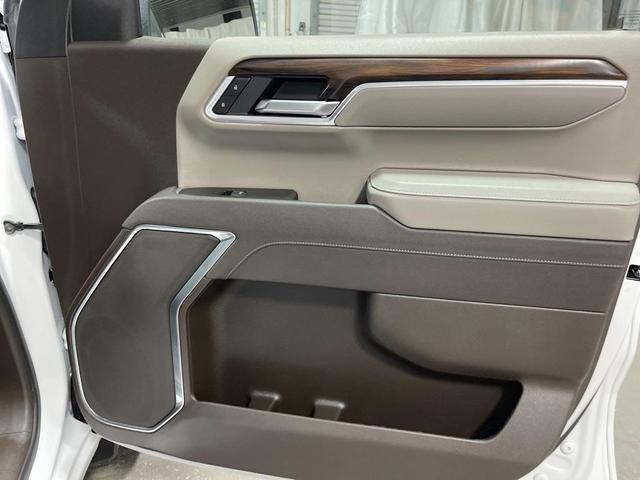 Photo of 2025 Summit White GMC Sierra 1500