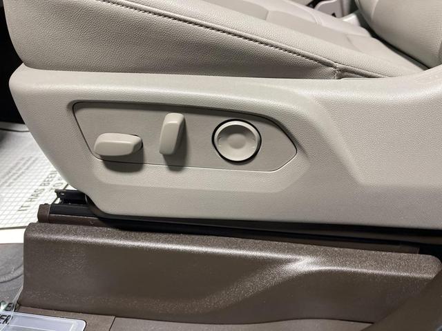 Photo of 2025 Summit White GMC Sierra 1500