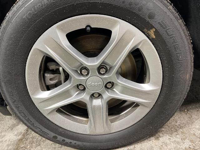 Photo of 2024 Bright White Clearcoat Jeep Compass