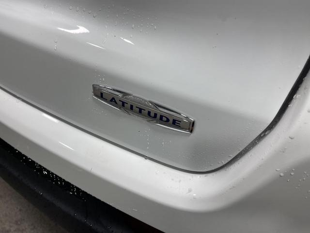 Photo of 2024 Bright White Clearcoat Jeep Compass