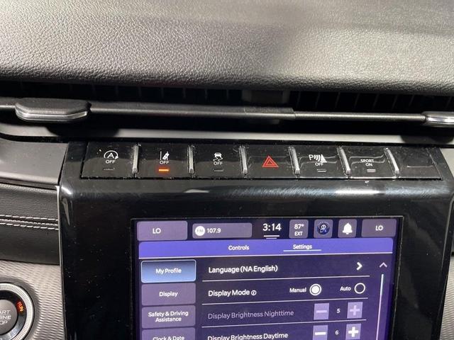 Photo of 2023 Metallic Jeep Grand Cherokee L