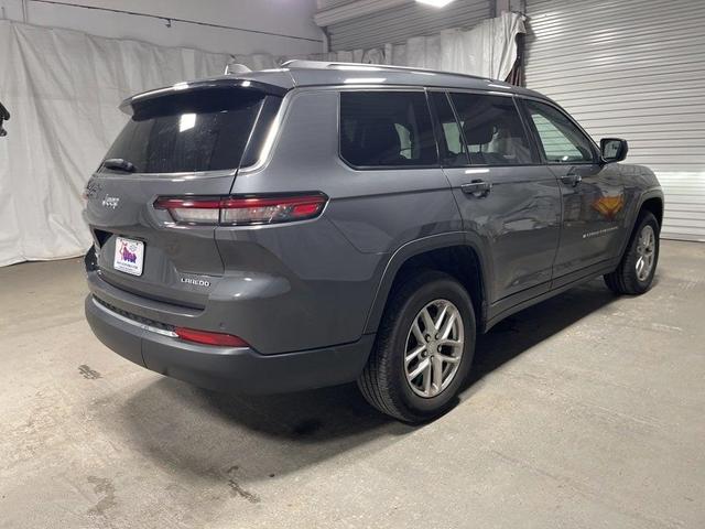 Photo of 2023 Metallic Jeep Grand Cherokee L