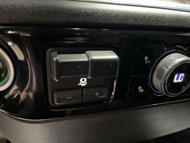 Photo of 2024 Summit White Chevrolet Silverado 2500