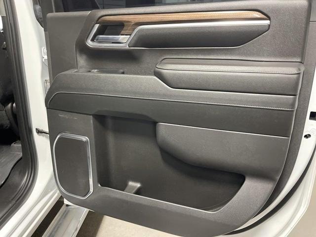 Photo of 2024 Summit White Chevrolet Silverado 2500