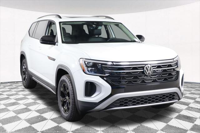 Photo of 2025 Pure White Volkswagen Atlas