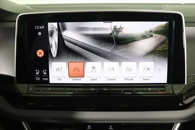 Photo of 2025 Pure White Volkswagen Atlas