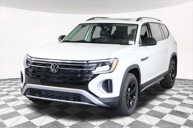 Photo of 2025 Pure White Volkswagen Atlas